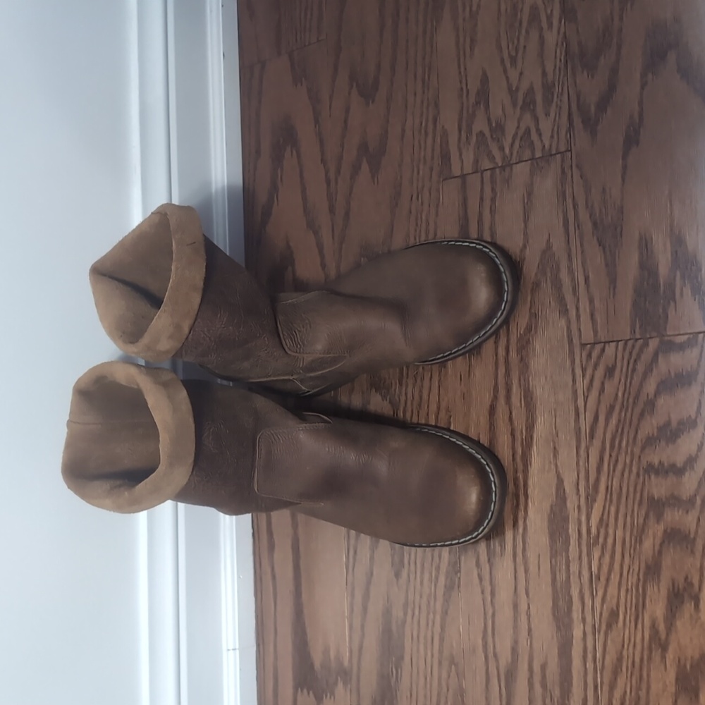 Roots Roll over Tribal Boots